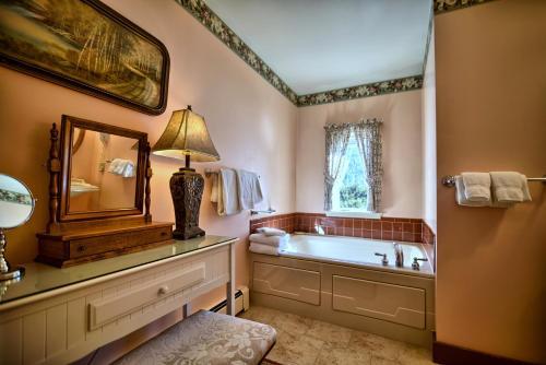 Bed & Breakfast Darby Field Inn
