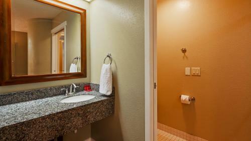 Hotel Surestay Plus By Best Western Thornton Denver North