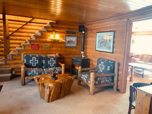 Hotel Silver Fork Lodge & Restaurant