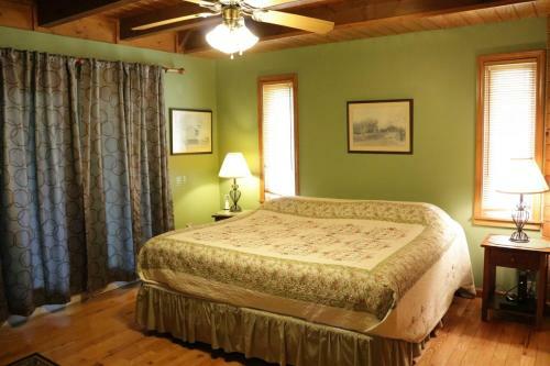 Ma Cook Lodge - Sharps Chapel