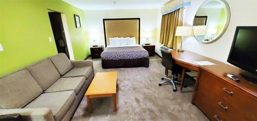 Motel Travel Inn And Suites