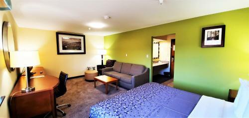 Motel Travel Inn And Suites