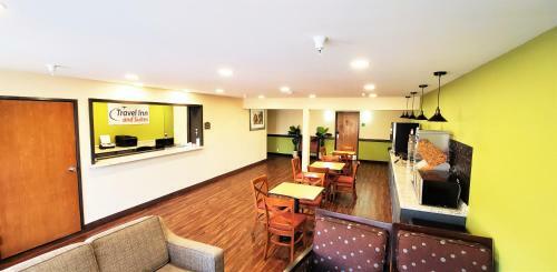 Motel Travel Inn And Suites