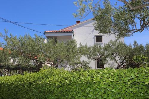 Apartments With A Parking Space Supetar, Brac - 2903