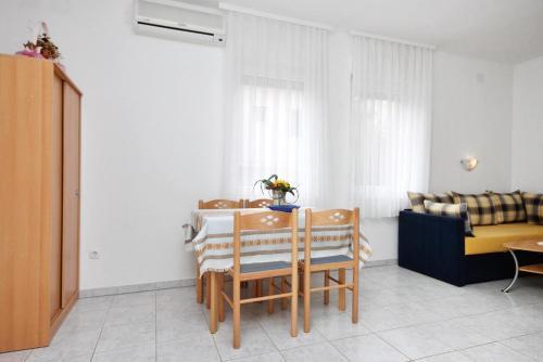 Apartments With A Parking Space Vodice - 6331