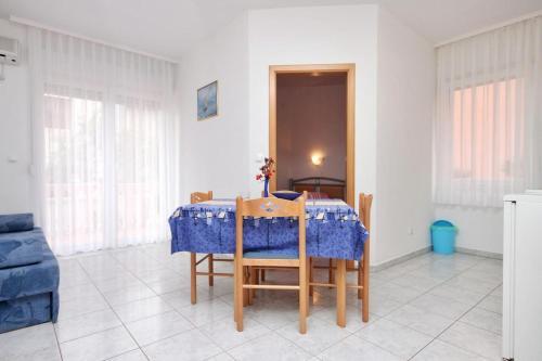 Apartments With A Parking Space Vodice - 6331