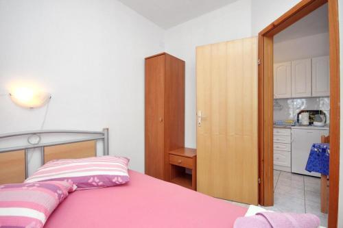 Apartments With A Parking Space Vodice - 6331