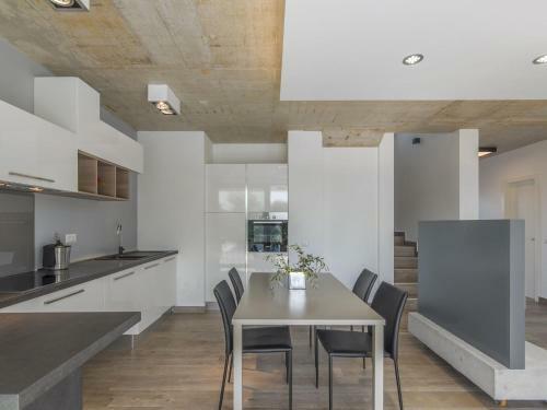 Modern Villa In Dracevac With Swimming Pool