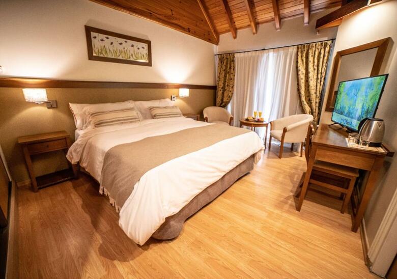 Hotel La Comarca Suites De Monta�a & Spa