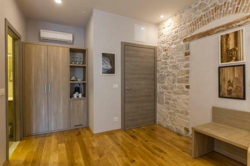 Apartamentos Tifani Luxury Rooms 2