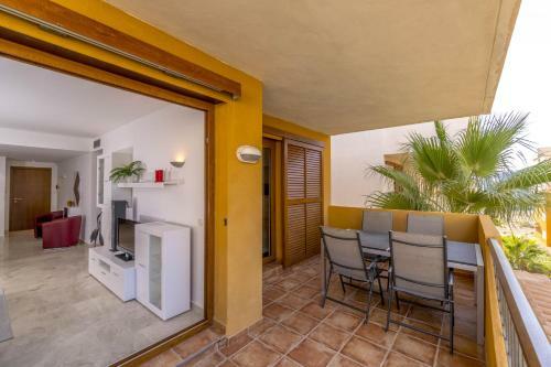 Punta Prima Apartment Sleeps 4 Pool Wifi