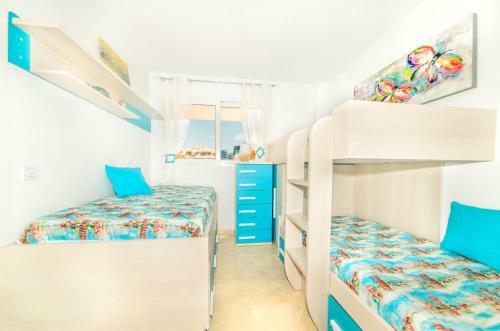 Punta Prima Apartment Sleeps 5 Pool Air Con Wifi