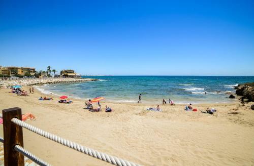 Punta Prima Apartment Sleeps 5 Pool Air Con Wifi