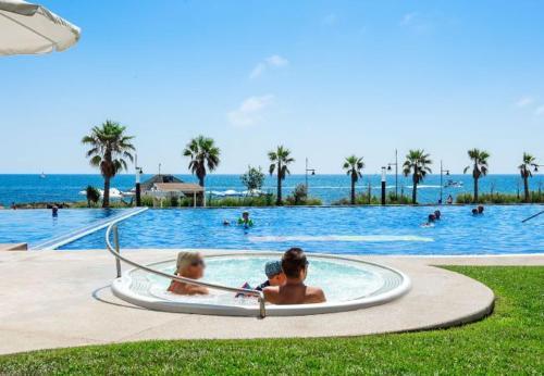 Punta Prima Apartment Sleeps 4 Pool Air Con Wifi