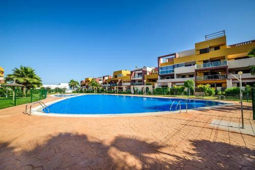 Punta Prima Apartment Sleeps 4 Pool Wifi