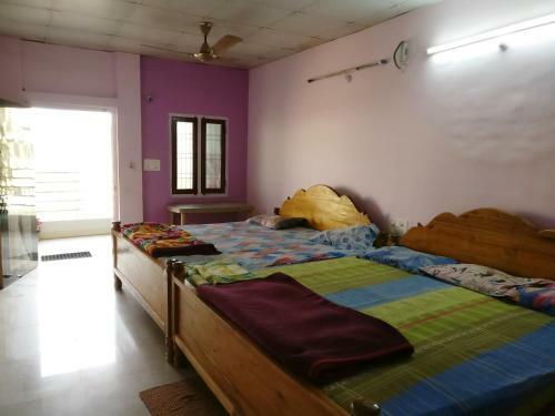 Lodge Sri Sai Suvarna Inn