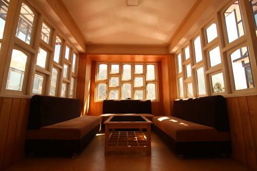 Etho Metho Hotel By Rightclique