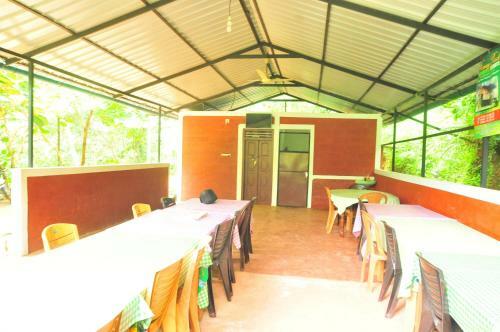 Villa Honeyrock Resorts
