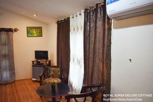 Hotel Royal Bamhni Holiday Resort