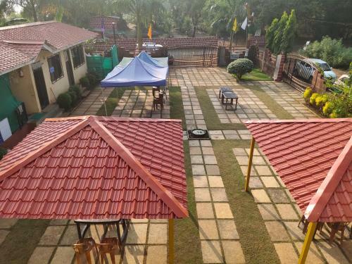 Hotel Whistling Waves Beach Resort