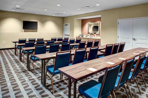 Hotel Towneplace Suites By Marriott Macon Mercer University