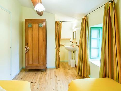 Magnificent Holiday Home In Roquetaillade With Pool