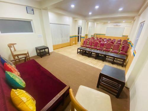 Three Jewels Boutique Hotel