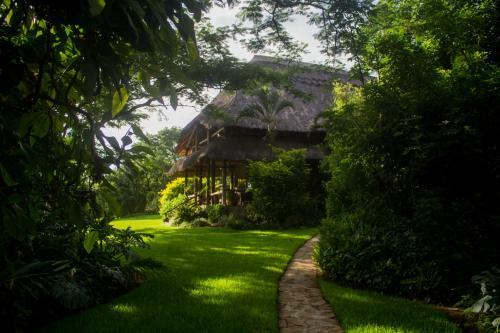 Bed & Breakfast Kumbali Country Lodge