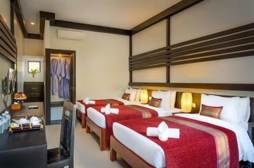 Hotel Reveal Courtyard In Reveal Angkor