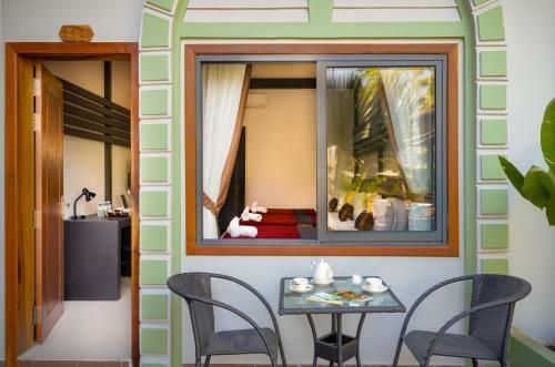 Hotel Reveal Courtyard In Reveal Angkor