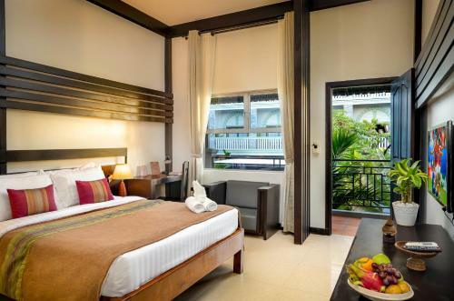Hotel Reveal Courtyard In Reveal Angkor