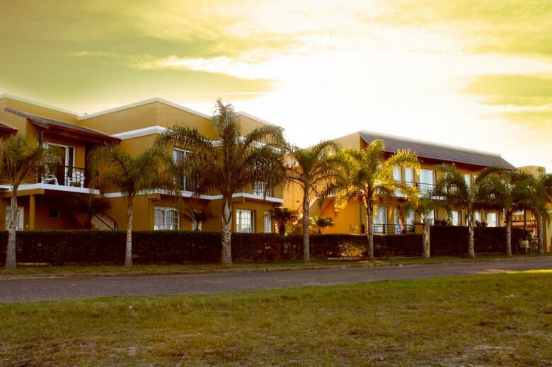 Brisas Del Lago Apart Y Hotel