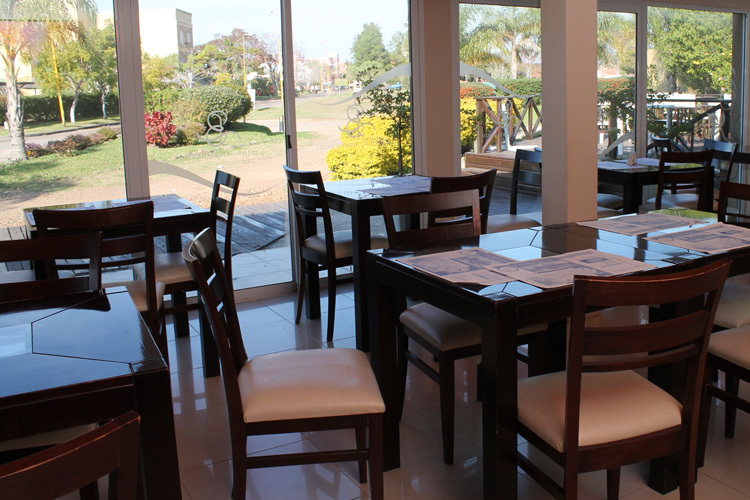 Brisas Del Lago Apart Y Hotel