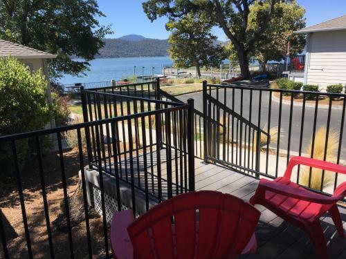 Hotel Clear Lake Cottages & Marina