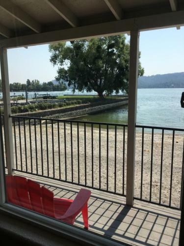 Hotel Clear Lake Cottages & Marina