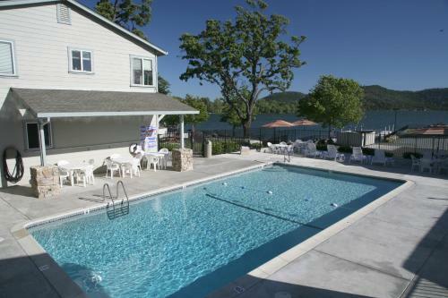 Hotel Clear Lake Cottages & Marina