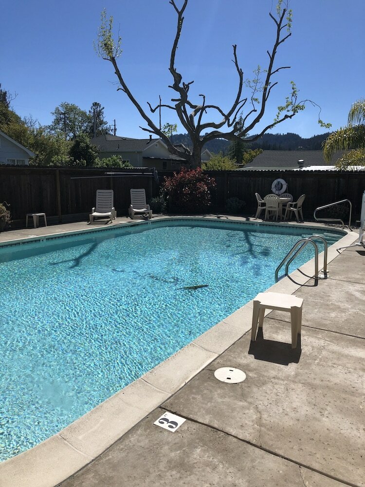 Hotel Cloverdale Wine Country Inn & Suites