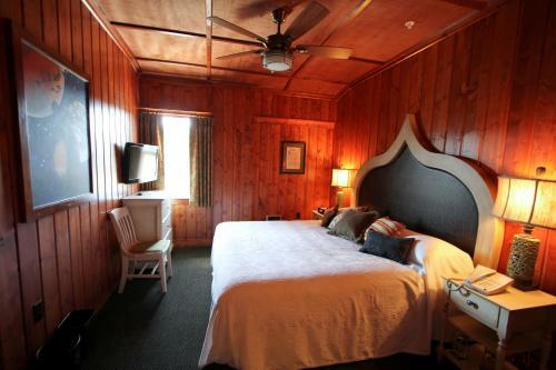 Mcmenamins Gearhart Hotel