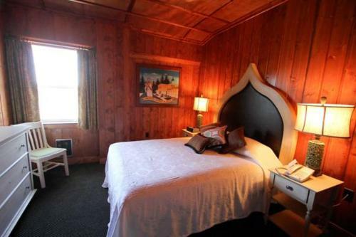 Mcmenamins Gearhart Hotel