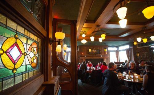 Mcmenamins Gearhart Hotel