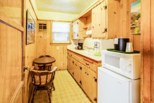 Oyo Kern Lodge, Kernville
