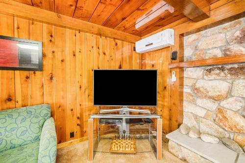 Oyo Kern Lodge, Kernville