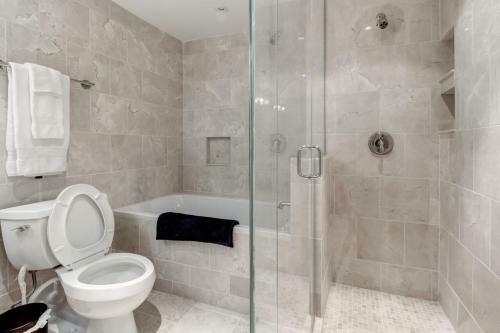 Heaven On Washington Fully Furnished Apartments