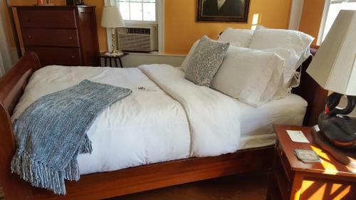 Bed & Breakfast The 1720 House