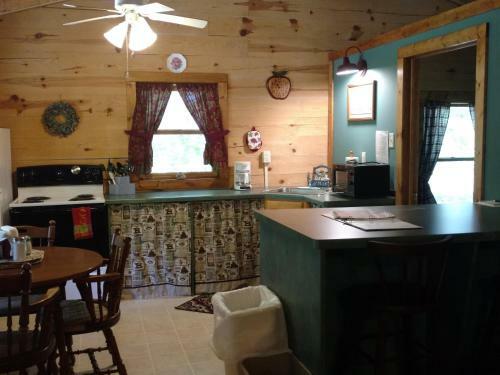 Crossroads Motel & Cabins