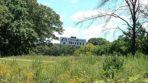 Crossroads Motel & Cabins