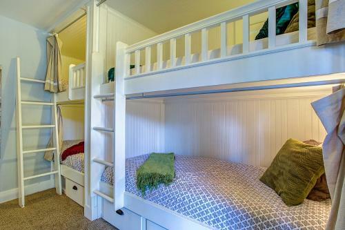 Dreaming Out Loud Two-bedroom Home