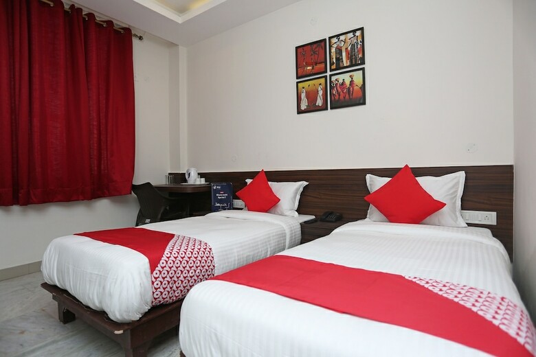 Hotel Oyo 18533 Tulip Inn