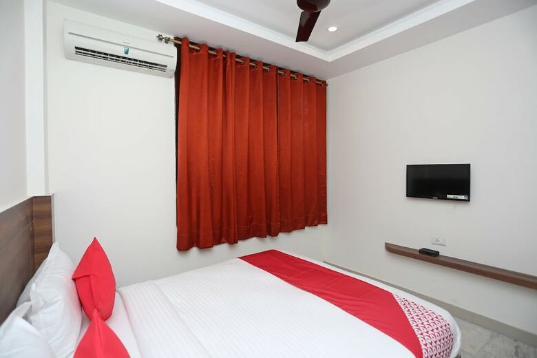 Hotel Oyo 18533 Tulip Inn