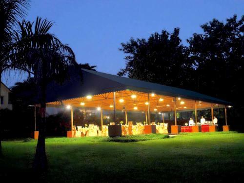 Hotel Sinclairs Retreat Dooars, Chalsa